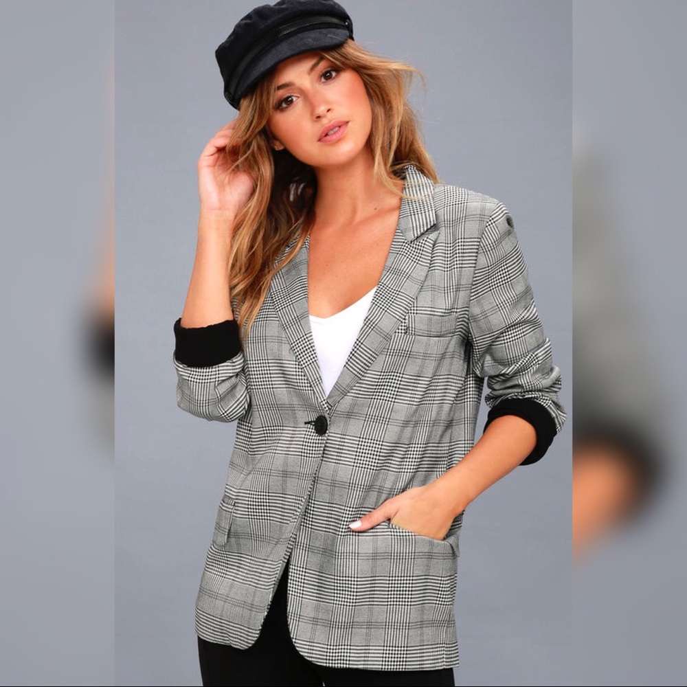 HONEYPUNCH Plaid Blazer. Size S. Never worn